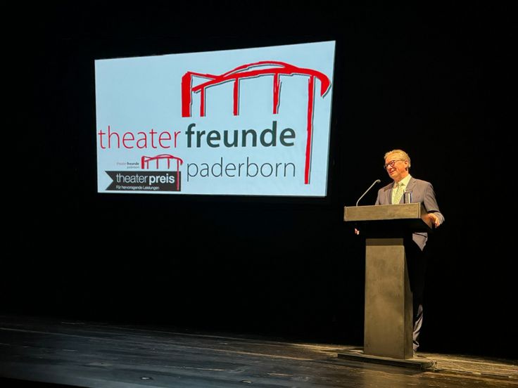 Am Rednerpult: Michael Dreier, Bürgermeister Stadt Paderborn